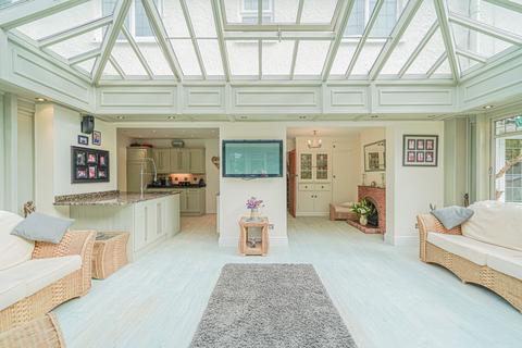 13 Brueton Avenue, Solihull, B91 3EN