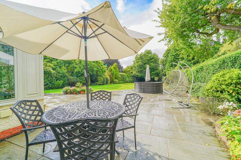 13 Brueton Avenue, Solihull, B91 3EN