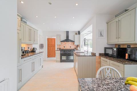 13 Brueton Avenue, Solihull, B91 3EN