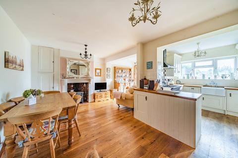 4 bedroom semi-detached house for sale, Hamlash Lane, Frensham, Farnham, Surrey, GU10