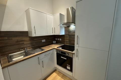 2 bedroom flat to rent, Cumbernauld Road, Dennistoun, Glasgow, G31