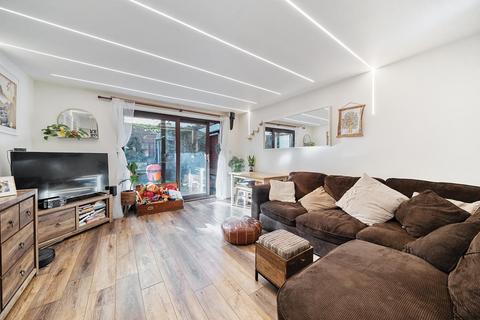 42 Cuthbert Gardens, London, SE25 6SS
