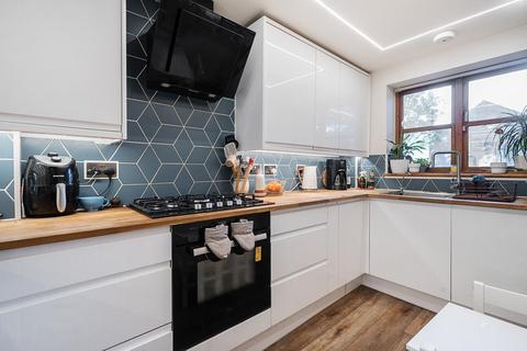 42 Cuthbert Gardens, London, SE25 6SS