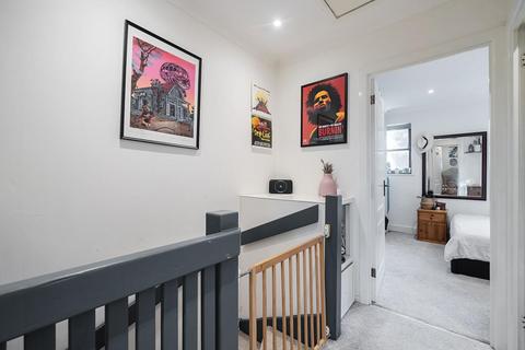 42 Cuthbert Gardens, London, SE25 6SS