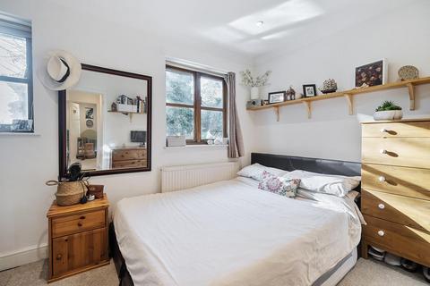 42 Cuthbert Gardens, London, SE25 6SS