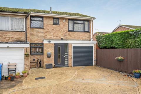 3 bedroom end of terrace house for sale, Tinkers Lane, Windsor