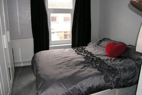 2 bedroom flat to rent, Mill Street, Usk NP15