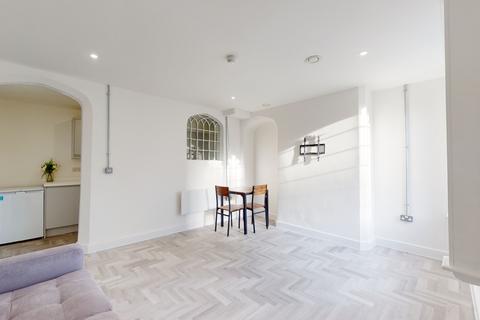 1 bedroom terraced house to rent, Flat 4 Plumptre Court, Poplar Street, Nottingham, Nottinghamshire, NG1