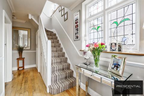 46 Blackthorne Drive, London, E4 6LS