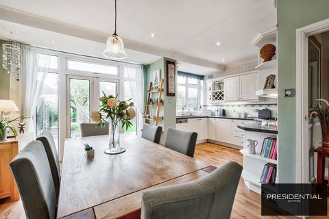 46 Blackthorne Drive, London, E4 6LS