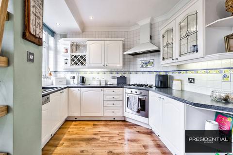 46 Blackthorne Drive, London, E4 6LS