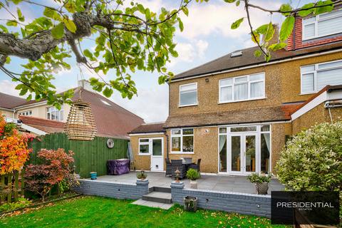 46 Blackthorne Drive, London, E4 6LS