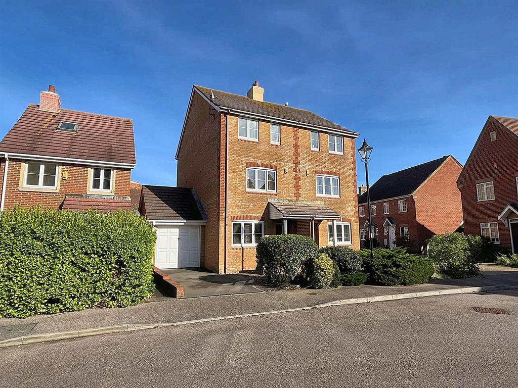 Phoenix Drive, Eastbourne 3 bed townhouse for sale £389,950
