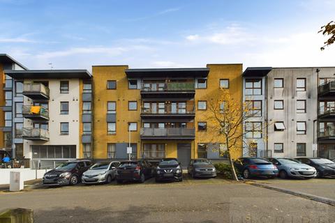 2 bedroom flat for sale, Commonwealth Drive, Crawley RH10