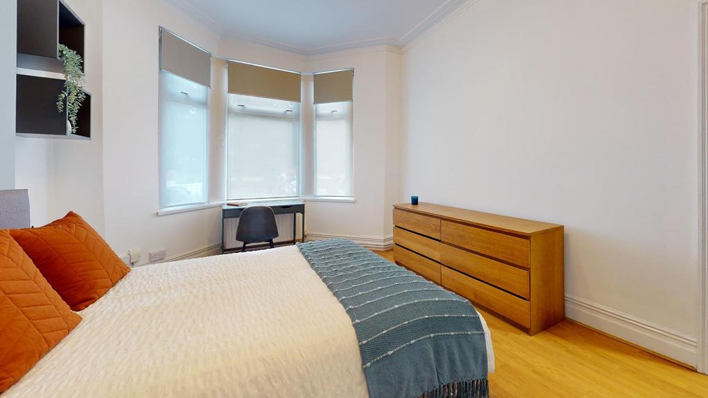 81-Allensbank-Road-Bedroom(1).jpg