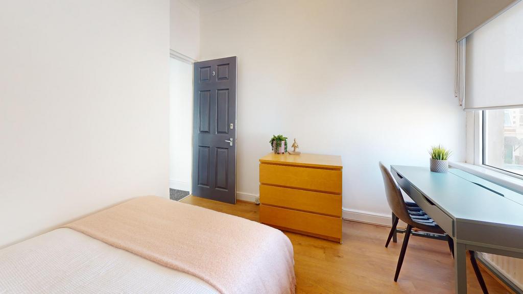 81-Allensbank-Road-Bedroom(9).jpg