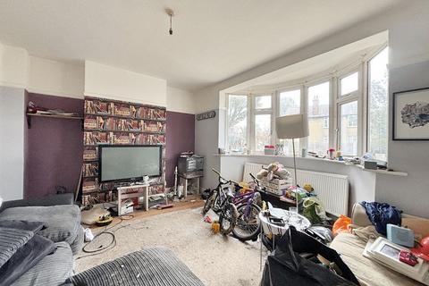 2a Cromer Road, Hornchurch, RM11 1EY