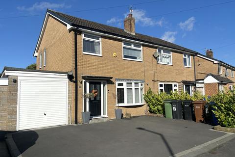 3 bedroom semi-detached house for sale, Woodruffe Gardens, Romiley