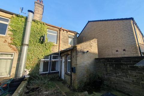 3 bedroom end of terrace house to rent, Ovenden Road, Halifax, West Yorkshire, HX3