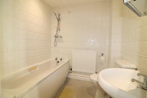 2 bedroom flat for sale, Triton Lodge, Chichester Wharf, Erith, Kent, DA8