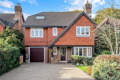 5 bedroom detached house for sale, Lincolns Mead, Lingfield RH7