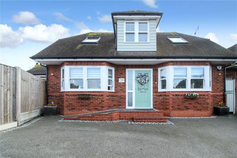 2 bedroom detached house for sale, Thorndon Park Drive, Leigh-on-Sea, Essex, SS9