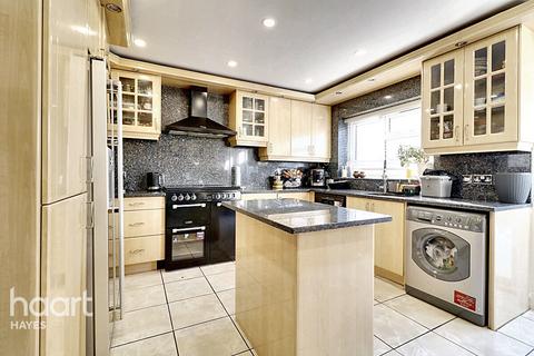 4 bedroom semi-detached house for sale, Bedwell Gardens, Hayes