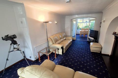 4 bedroom semi-detached house for sale, Oakfield Avenue, Leicester LE4