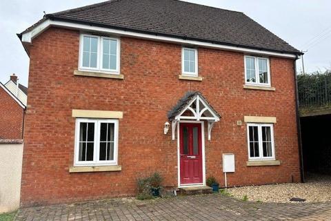 4 bedroom detached house to rent, Devonshire Rise, Tiverton