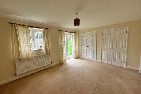 4 bedroom detached house to rent, Devonshire Rise, Tiverton