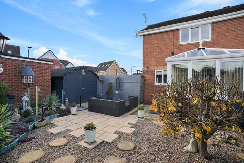 3 bedroom semi-detached house for sale, Brodsworth Way, Rossington, DN11 0