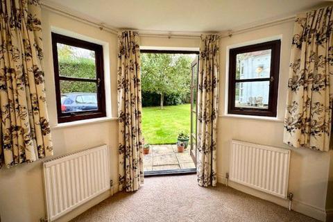 2 bedroom flat for sale, Carew Road, Northwood, HA6