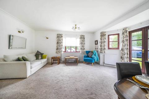 2 bedroom flat for sale, Carew Road, Northwood, HA6