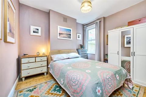 2 bedroom flat for sale, Credenhill Street, Furzedown, SW16