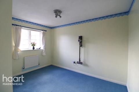 3 bedroom end of terrace house for sale, Pakenham Road, BRACKNELL