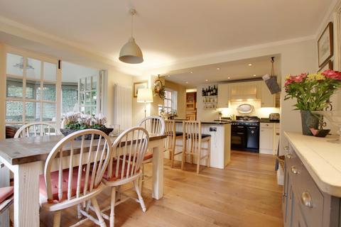 4 bedroom character property for sale, Bank, Lyndhurst, SO43