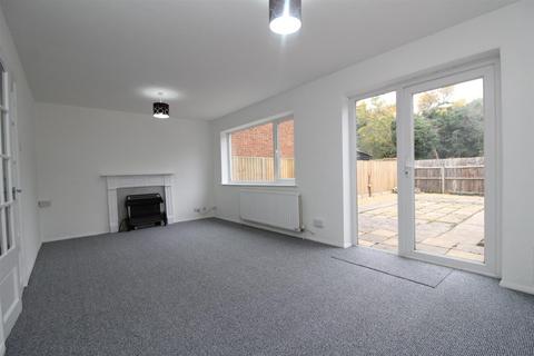 3 bedroom end of terrace house to rent, Arbroath Close, Bletchley, Milton Keynes, MK3 7ST