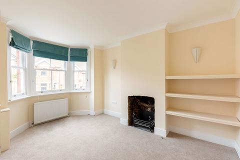 2 bedroom terraced house to rent, Shrublands Avenue, Berkhamsted HP4