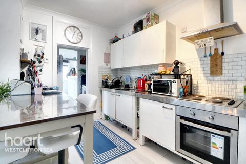 1 bedroom flat for sale, Westcliff Park Drive, Westcliff-On-Sea