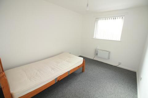 2 bedroom flat to rent, Tonnelier Road, Nottingham NG7