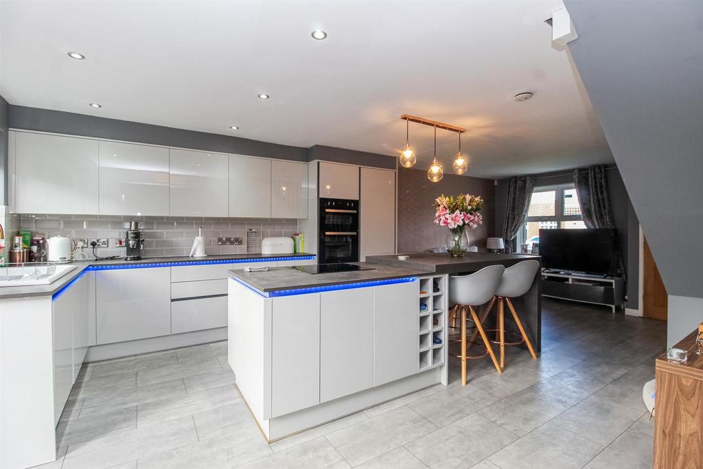 Open plan kitchen/dining/sitting room