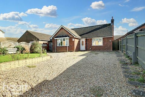 3 bedroom detached bungalow for sale, Regent Street, Hitchin