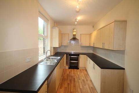 4 bedroom end of terrace house to rent, Haxby Road, York, YO31