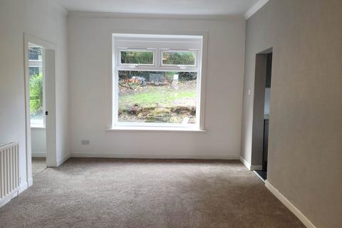 3 bedroom flat to rent, Castlemilk Road, Glasgow