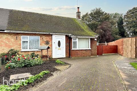 2 bedroom semi-detached bungalow for sale, River Drive, March