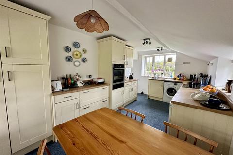 3 bedroom cottage for sale, Pound Lane, Calbourne, Newport