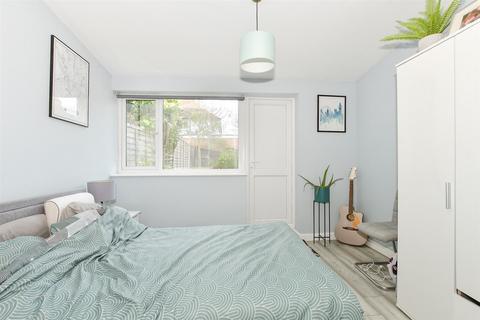 26a Buckhurst Way, East Grinstead, RH19 2AF
