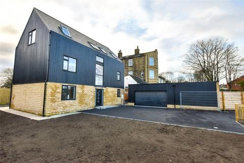 5 bedroom detached house for sale, Hilltop, Hillthorpe, Pudsey, West Yorkshire