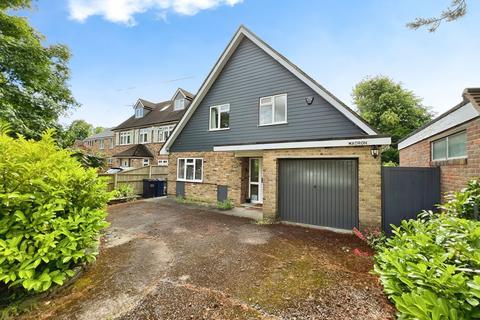 4 bedroom chalet to rent, Milton Avenue, Gerrards Cross SL9