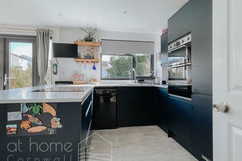 24 Eglos Road, Shortlanesend, Truro, TR4 9BZ